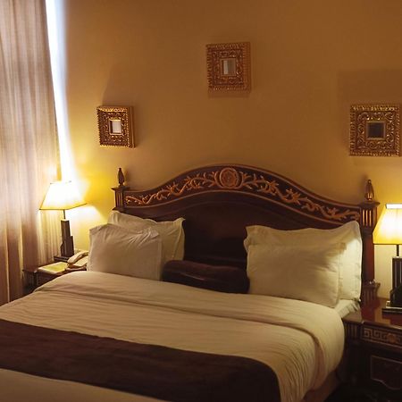 Owu Crown Hotel Ibadan Eksteriør billede