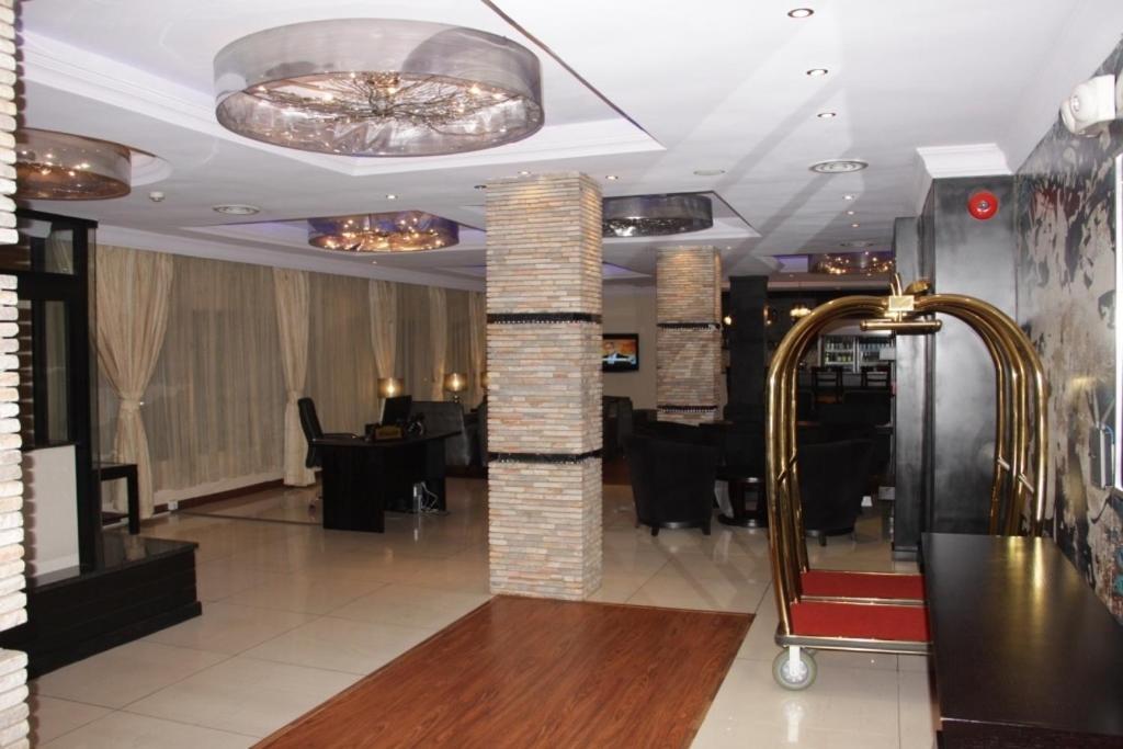 Owu Crown Hotel Ibadan Eksteriør billede