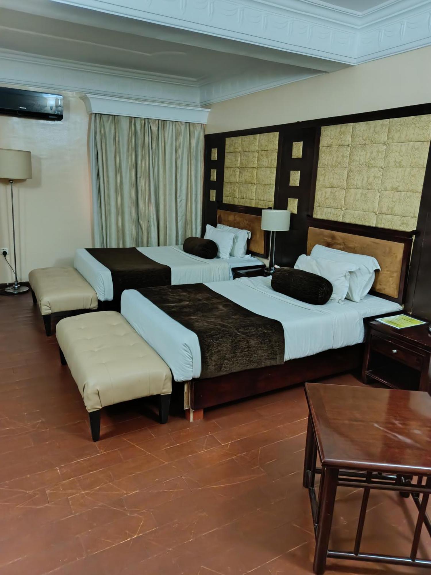 Owu Crown Hotel Ibadan Eksteriør billede